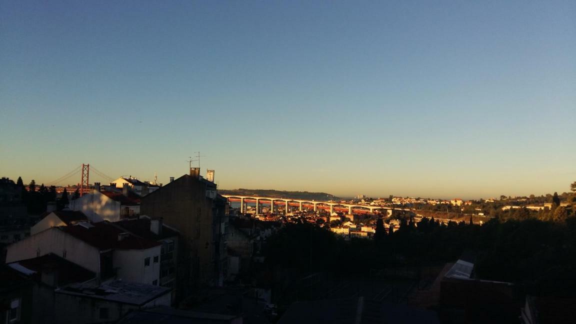 Cozy place in Lisbon 23 Buitenkant foto